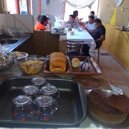 Pousada Recanto Alaketu Hospedagens Campo Grande  Buitenkant foto